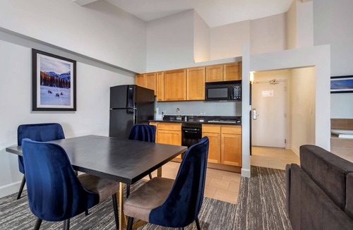 Montbello Hotel | Best Western Denver East