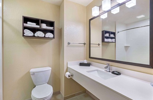 Edgewater Hotel | Best Western Edgewater Inn
