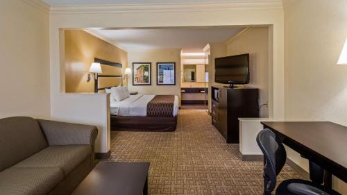 Byron Hotel | Best Western Inn & Suites