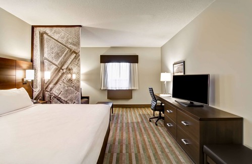 Argyle Hotel | Best Western London Airport Inn & Suites