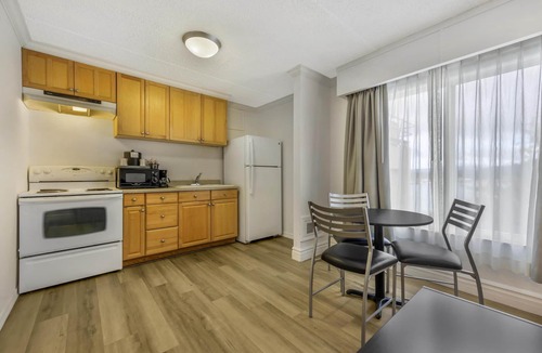 Florence Hotel | Best Western Pier Point Inn