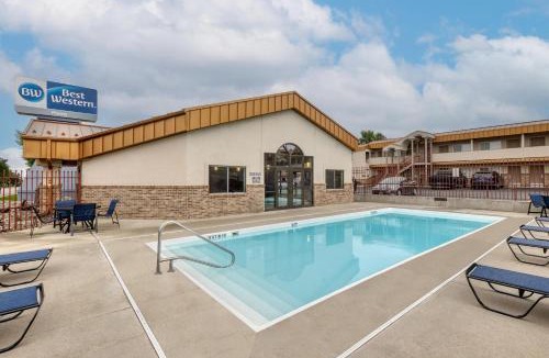 Pinnacles Entrance Badlands Hotel | Best Western Plains Motel