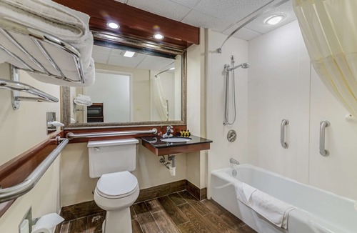 Augusta Hotel | Best Western Plus Augusta Civic Center Inn