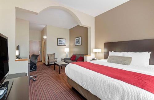 Waycross Hotel | Best Western Plus Bradbury Inn and Suites