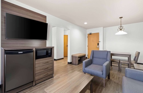Caldwell Hotel | Best Western Plus Caldwell Inn & Suites