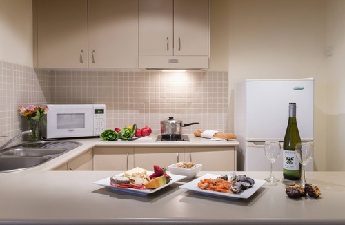 Dickson Hotel | Best Western Plus Canberra Central Apartments