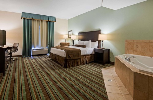 Leesburg Hotel | Best Western Plus Chain of Lakes Inn & Suites