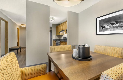 Aldergrove Hotel | Best Western Plus Country Meadows Inn