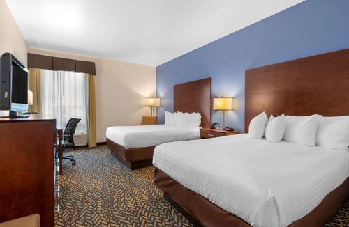 Brazil Hotel | Best Western Plus Covered Bridge Inn