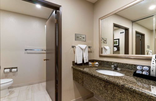 Gilroy Hotel | Best Western Plus Forest Park Inn