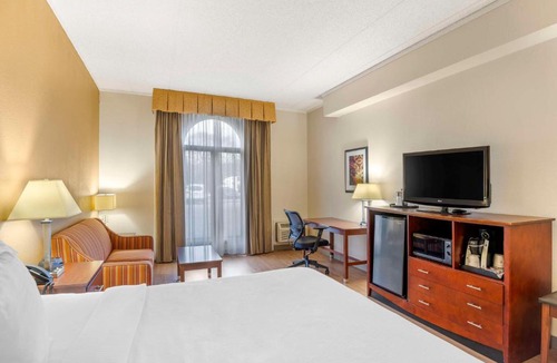 North Chesterfield Hotel | Best Western PLUS Governor's Inn Richmond