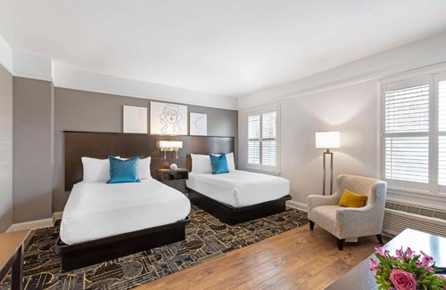Boystown Hotel | Best Western Plus Hawthorne Terrace Hotel