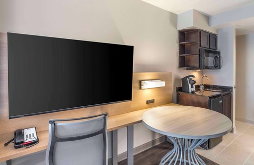 York Hotel | Best Western Plus Heritage Rail-South York/I-83