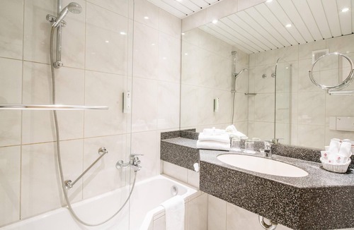 Nuertingen Hotel | Best Western Plus Hotel Am Schlossberg