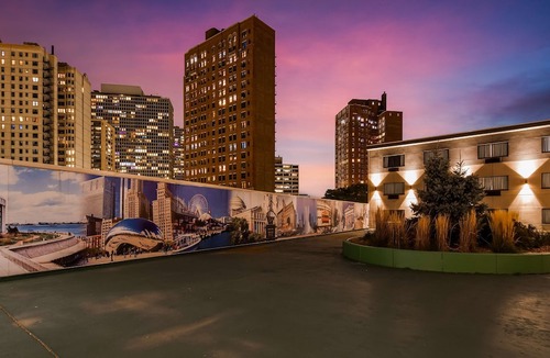 Indian Village Hotel | Best Western Plus Hyde Park Chicago Hotel