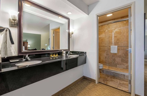 Regent Hotel | Best Western Plus InnTowner Madison