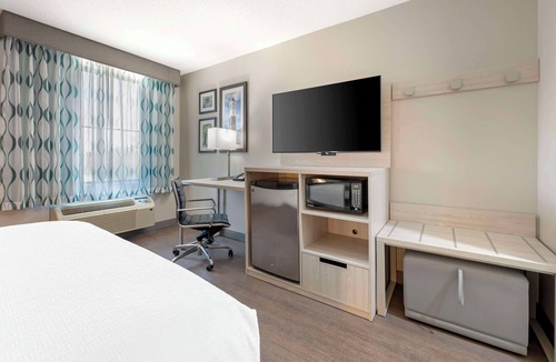 Lafayette Hotel | Best Western Plus Lafayette Hotel University Area