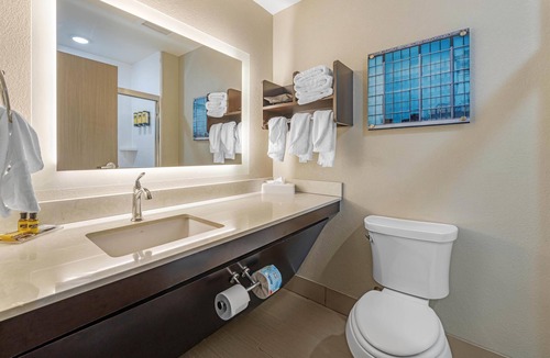 McPherson Hotel | Best Western Plus McPherson