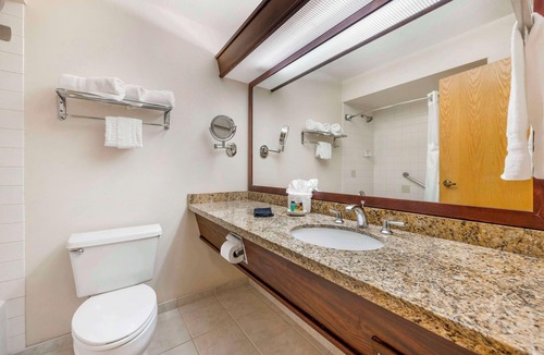 Southeast Salem Hotel | Best Western Plus Mill Creek Inn