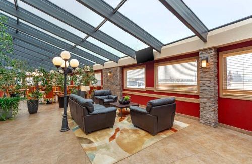 High Level Hotel | Best Western PLUS Mirage Hotel and Resort