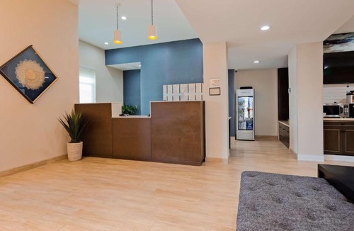 Barstow Hotel | Best Western Plus New Barstow Inn & Suites