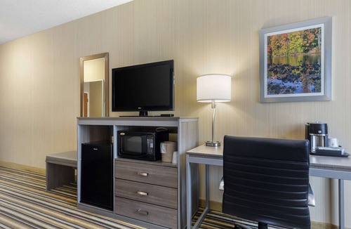 Berlin Hotel | Best Western Plus New England Inn & Suites