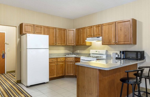 Berlin Hotel | Best Western Plus New England Inn & Suites