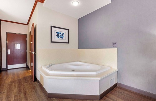 Bull Mountain Hotel | Best Western Plus Northwind Inn & Suites