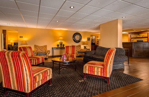 Alton Hotel | Best Western Plus Parkway Hotel