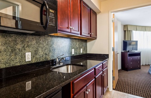 Chester Hotel | Best Western Plus Philadelphia Airport S. At Widener Univ.