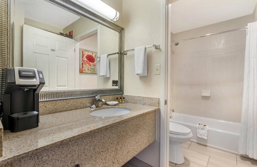 Pleasanton Hotel | Best Western Plus Pleasanton Inn