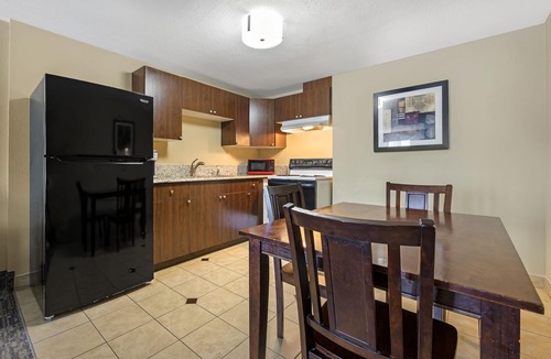 Albany Hotel | Best Western Plus Prairie Inn