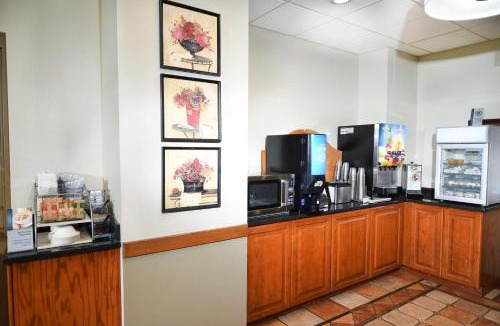 Sandusky Hotel | Best Western Plus Sandusky Hotel & Suites