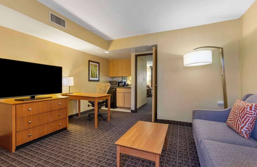 Thunderbird Industrial Airpark Hotel | Best Western Plus Scottsdale Thunderbird Suites