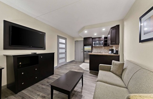 Black Creek Hotel | Best Western Plus Toronto North York Hotel & Suites