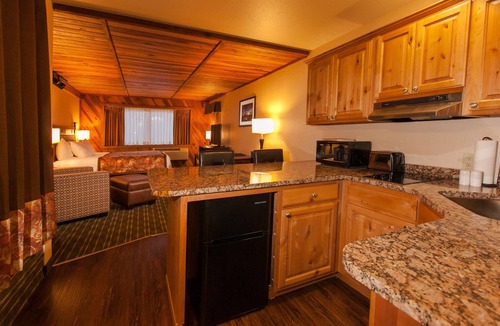 Mount Shasta Hotel | Best Western Plus Tree House