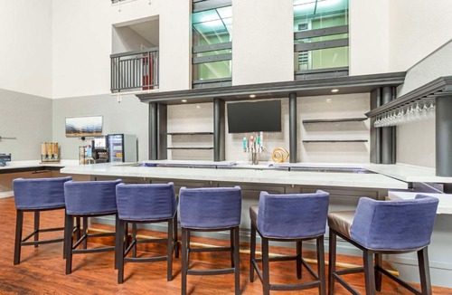 Patterson Hotel | Best Western Plus Villa Del Lago Inn Patterson