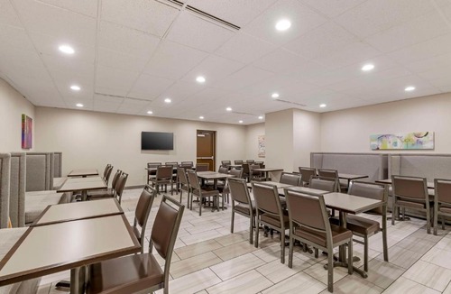 Waterloo Hotel | Best Western Plus Waterloo & Cedar Falls