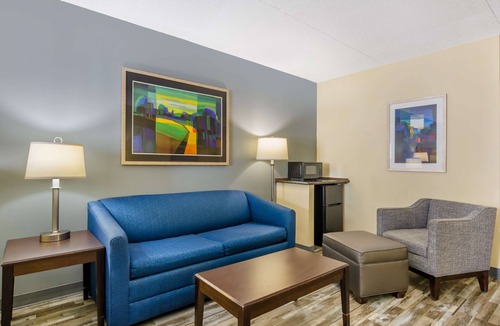 Waynesboro Hotel | Best Western Plus Waynesboro Inn & Suites Conference Center