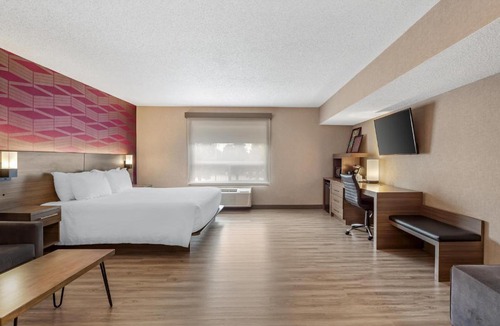 West Edmonton Hotel | Best Western Plus West Edmonton