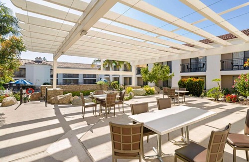 Simi Valley Hotel | Best Western Posada Royale Hotel & Suites