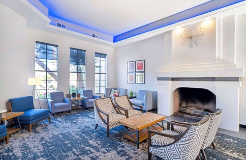 Simi Valley Hotel | Best Western Posada Royale Hotel & Suites