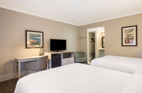 Historic Downtown Hotel | Best Western Sea Island Inn