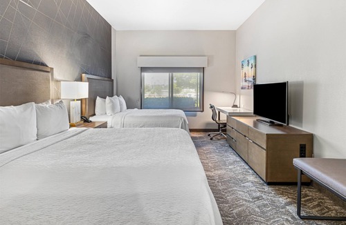 Valencia Hotel | Best Western Valencia/Six Flags Inn & Suites