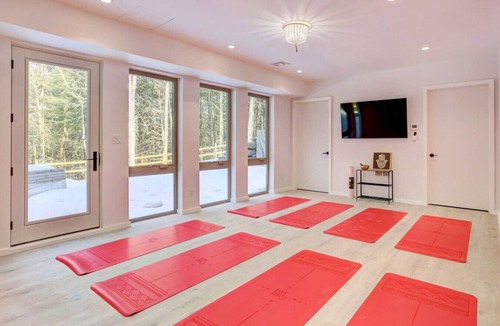 Rowland House | Bethel NY Wellness Retreat w/Spa Amenities