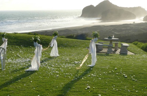 Te Henga Cottage | Bethells Beach Cottages natural luxury for humans being