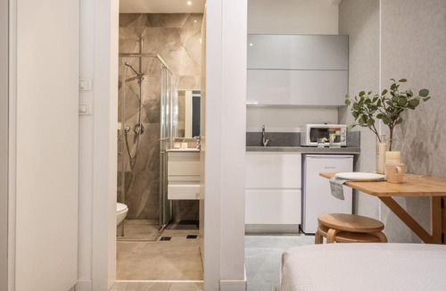Jerusalem City Centre Apartment | Betsalel's Studio