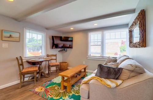 Beach Barber Tract Apartment | Bette's Bungalow