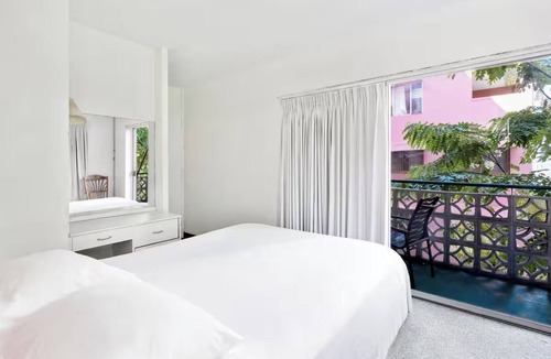 Waikiki Hotel | Better Choice for your Vacation! Kitchenette, Outdoor Pool, Short Walk to Beach