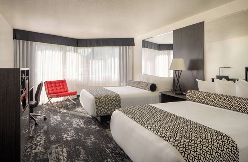Riverside Hotel | Better Choice for your Vacation! Pets Allowed, Near Mobius Children's Museum